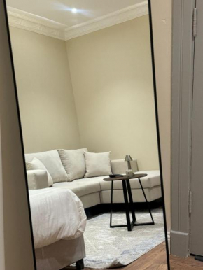 Modern Studio with Self-Entry in Malqa